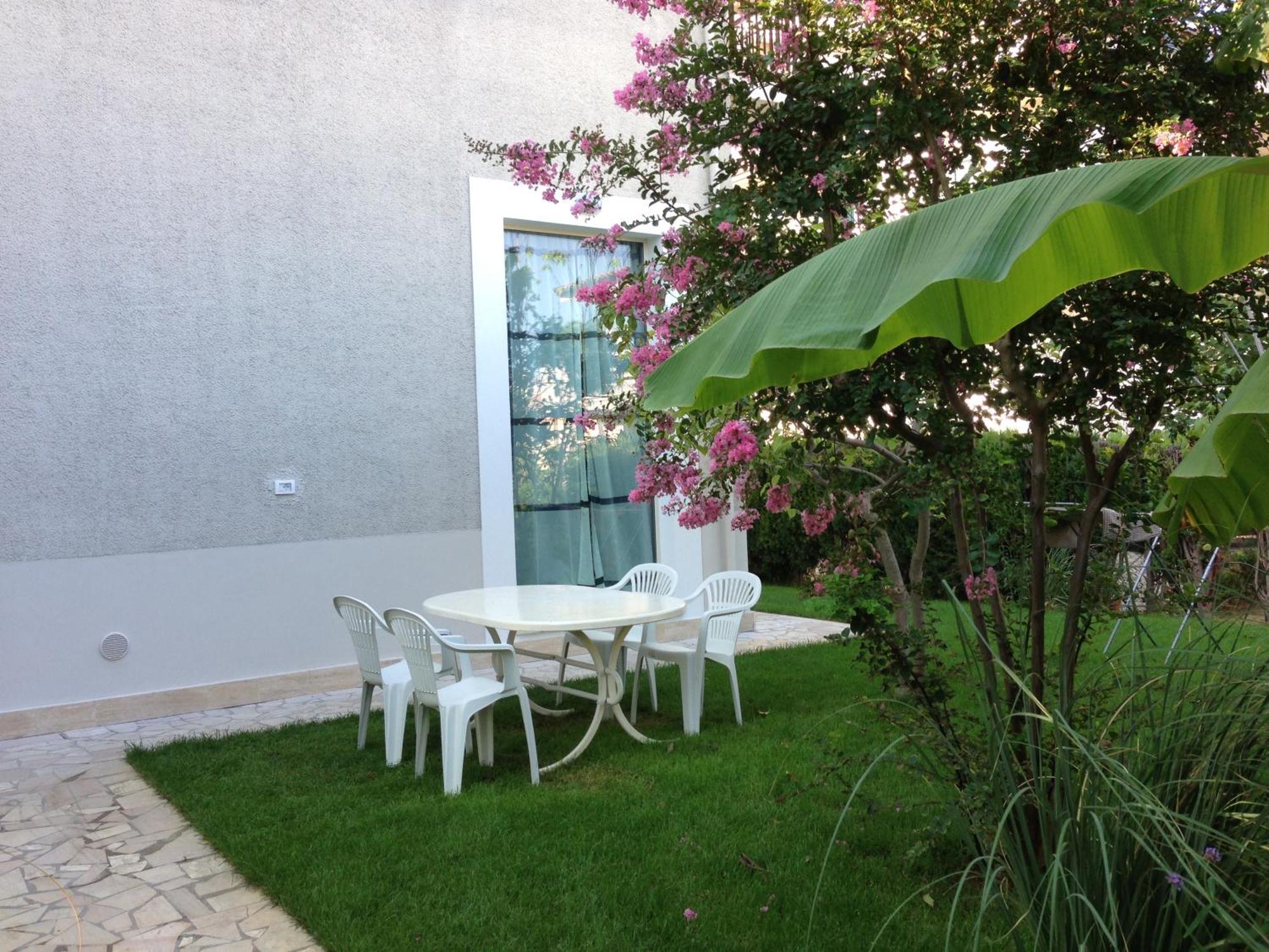 Loft 1, 2 E 3, A 150 M Dal Mare, Centro *