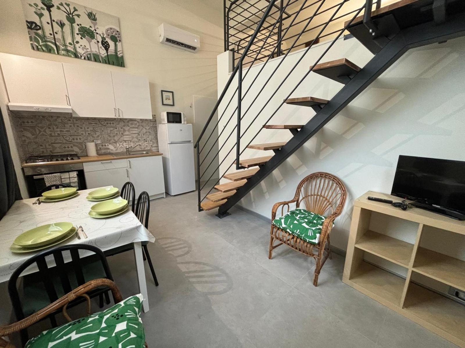 Loft 1, 2 E 3, A 150 M Dal Mare, Centro Apartment *